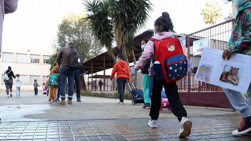 Suspendidas las clases en decenas de municipios de la Comunidad Valenciana, Tarragona y Andaluca por la DANA