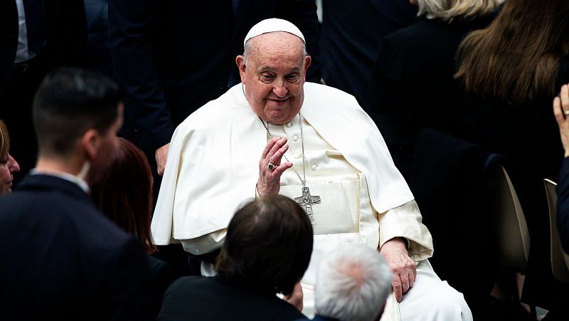 El papa pide "desarmar la Tierra" en una carta enviada desde el hospital