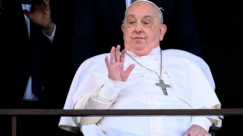 El papa Francisco mejora pero sigue en duda su participación en actos públicos