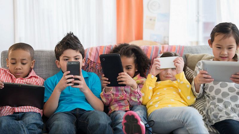 Estudios neurológicos detectan cambios estructurales en el cerebro de niños con alta exposición a pantalla