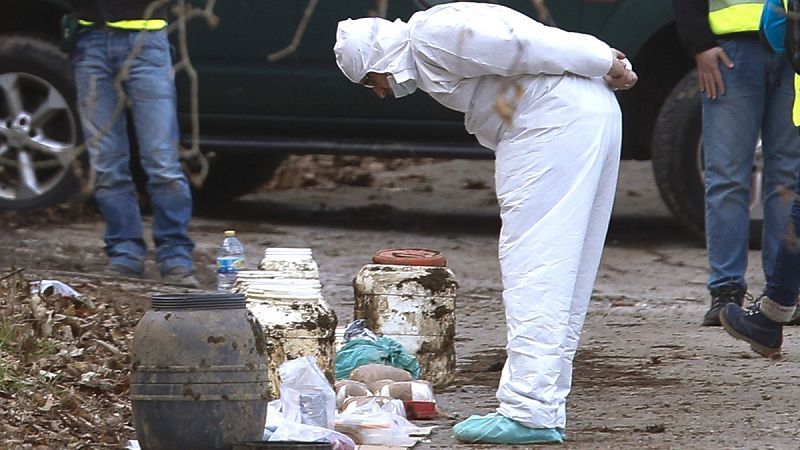 Detenidos tres exmiembros de ETA por un zulo de explosivos hallado en 2019 en lava