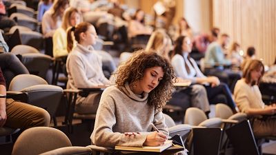 Menos del 1% de los estudiantes gitanos se gradúa en la universidad | Ver